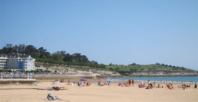 Costas abrirá el plazo para solicitar autorizaciones de servicios de temporada en las playas de Cantabria