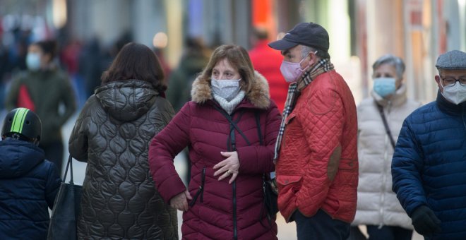 Sanidad avisa del riesgo de que aumente en España la transmisión de las variantes sudafricana y brasileña