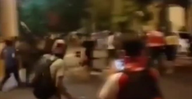 Disturbios en las calles de Asunción en las protestas contra la gestión de la pandemia