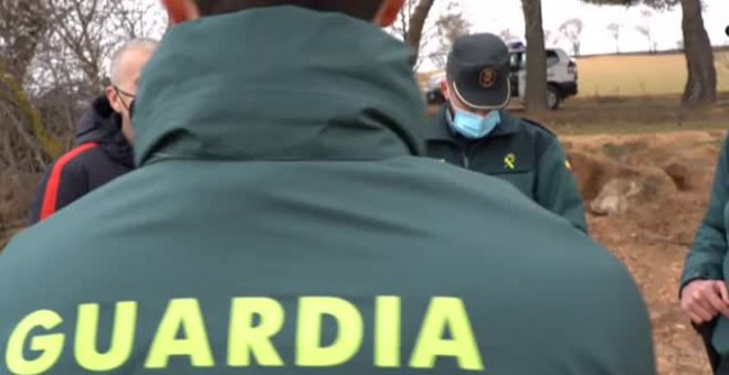 Un hombre rescatado de un pozo se reencuentra con los guardias civiles que le salvaron