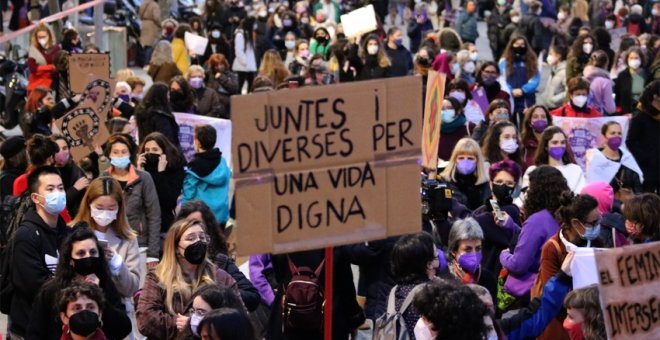 Les concentracions arreu del país culminen un 8-M d'intensa reivindicació feminista malgrat el coronavirus