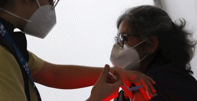 DIRECTO | Sanidad y las comunidades acuerdan administrar la vacuna de AstraZeneca a personas de entre 55 y 65 años