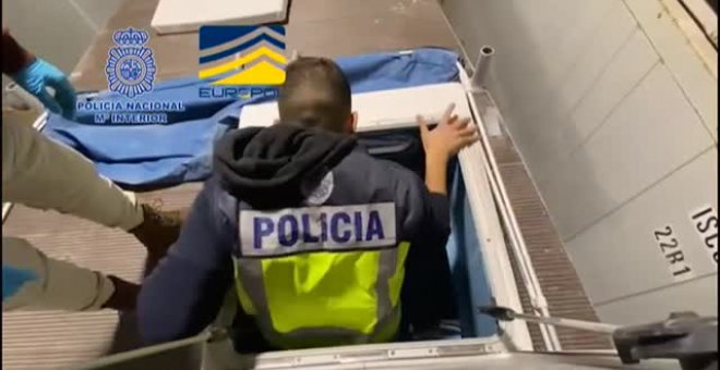 Interceptado en Málaga el primer semisumergible fabricado en Europa para el transporte de cocaína