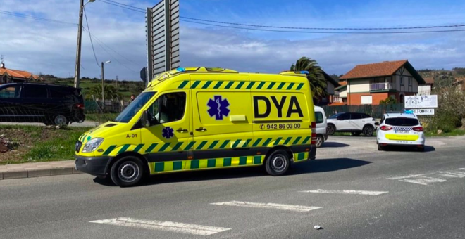 Un turismo atropella a un ciclista en Castro y se da a la fuga