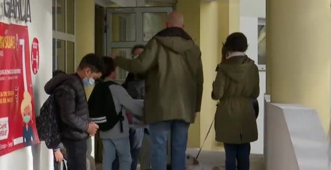 700.000 niños vuelven al colegio en Portugal que levanta el confinamiento