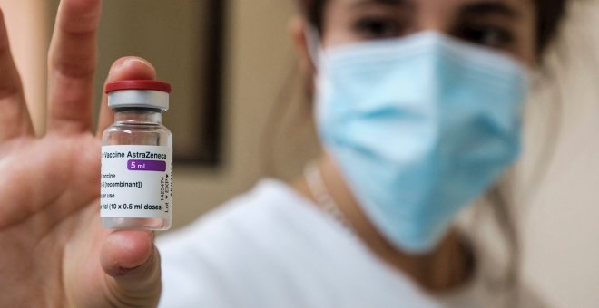 La autopsia de la mujer que falleció tras recibir una dosis de AstraZeneca apunta a que su muerte no se debe a la vacuna
