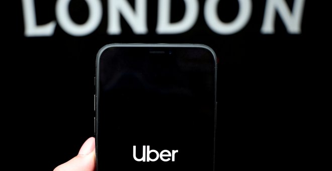 Los conductores de Uber en Reino Unido recibirán un salario mínimo y vacaciones pagadas