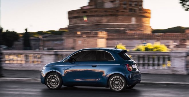 Fiat regalará criptomonedas a los conductores más eficientes del Fiat 500 eléctrico