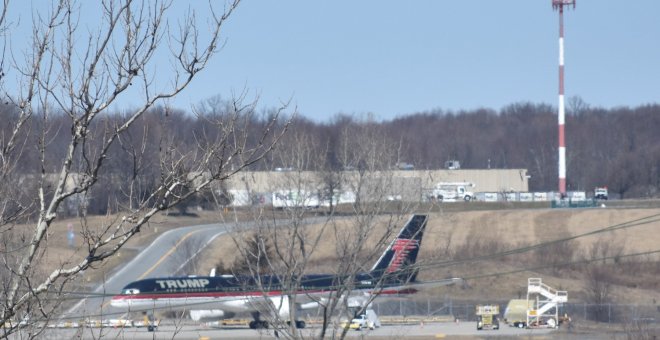 Trump abandona el avión con el que hizo campaña en un aeropuerto de Nueva York