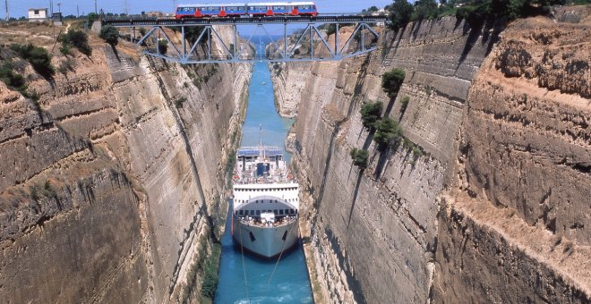 Descubriendo el canal de Corinto, una increíble obra de ingeniería