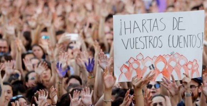 Organizaciones feministas se concentran para denunciar el maltrato institucional que sufren las mujeres víctimas de violencia vicaria