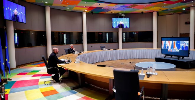 La UE busca salvar la campaña de vacunación en una cumbre marcada por la división interna