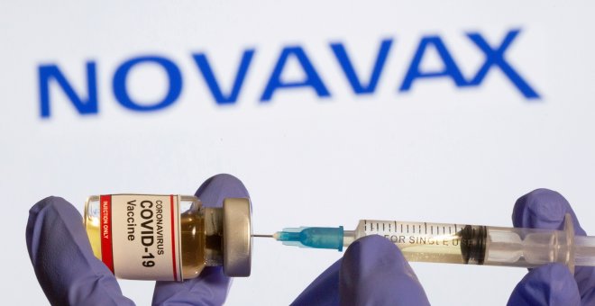 Novavax aplaza el acuerdo de suministro de vacunas a la Unión Europea por problemas de producción