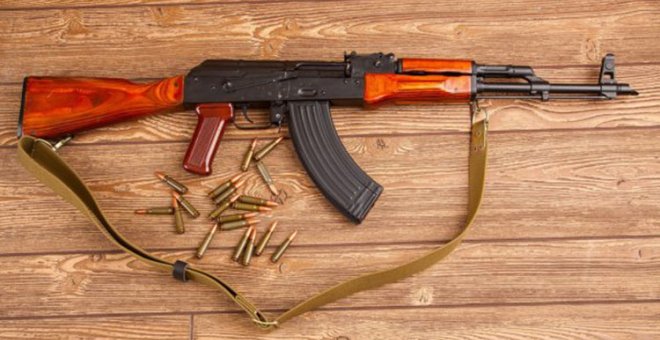 Regale una Kalashnikov