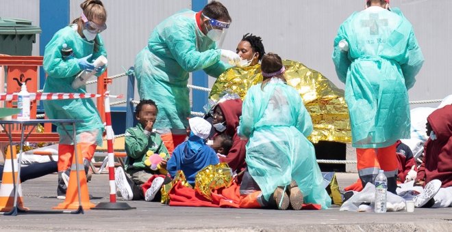 Tres fallecidos y 42 rescatados en el naufragio de una patera en Tenerife