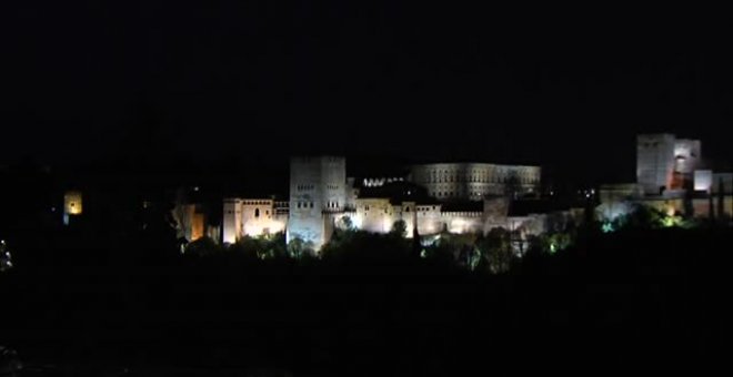 La Alhambra, el Palacio Real, la Catedral de Santiago o la Torre del Oro apagan sus luces por la Hora del Planeta
