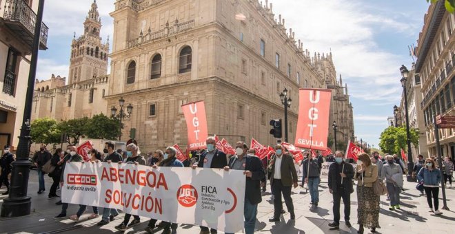 El incierto futuro de Abengoa: Ernst & Young, una discutida oferta y una errática política del Gobierno andaluz
