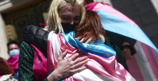 Un centenar de asociaciones LGTBIQ reclaman una 'ley trans' que reconozca la identidad de género declarada