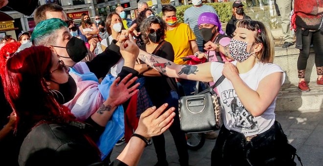 Más Madrid denuncia en redes una agresión a la manifestación trans: "Maricones, degenerados"