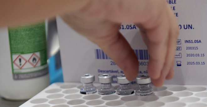 Darias anuncia que el lunes llegarán 1,2 millones de dosis de Pfizer e insta a las comunidades a seguir vacunando