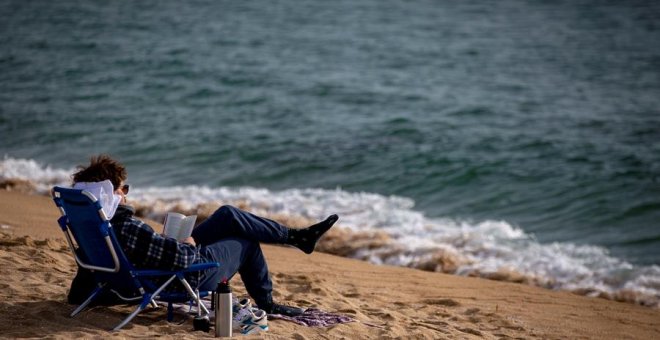 Catalunya se desmarca de la nueva normativa sobre las mascarillas y dice que aplicará "la lógica pura" en playas