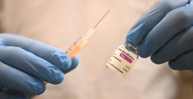 Qué aconseja la EMA a las personas vacunadas con AstraZeneca
