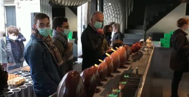 Los huevos de Pascua de la chocolatería de Patrick Roger, los preferidos de los parisinos