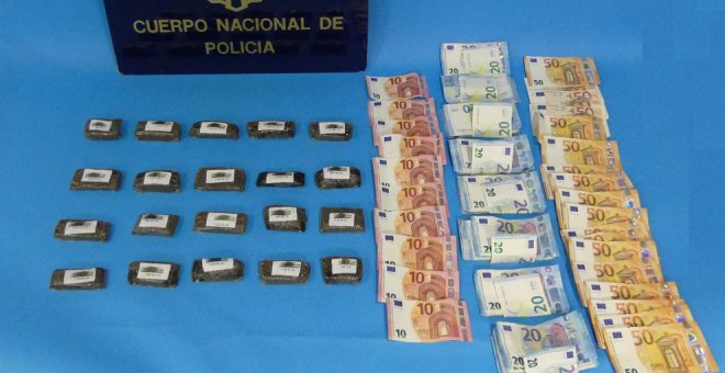 Detenidos dos jóvenes por tráfico de drogas en Torrelavega