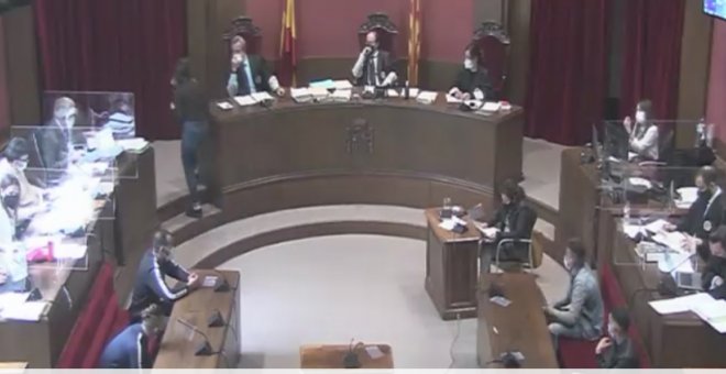 La víctima de la 'manada de Sabadell', cuestionada por la abogada del principal acusado