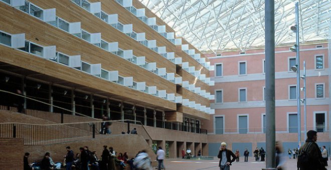 Un centro universitario de Mataró dependiente de la UPF despide a un profesor por acoso sexual a alumnas