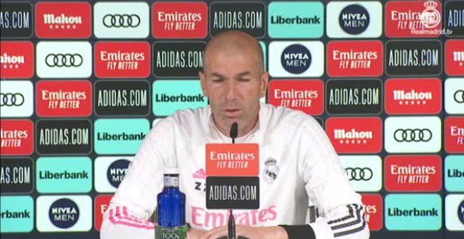 Zidane sobre Messi: "Que se quede en el Barcelona, que está bien ahí"