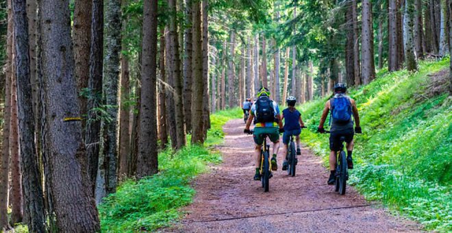 Óscar Freire y José Iván Gutiérrez te recomiendan rutas ciclistas en Cantabria