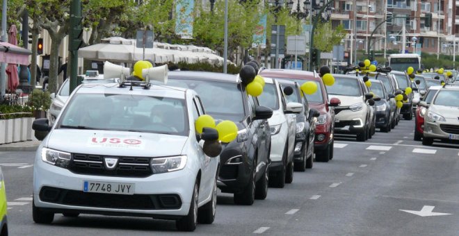 Cientos de interinos vuelven a tomar las calles de Santander para pedir que se acabe con el "fraude de ley"