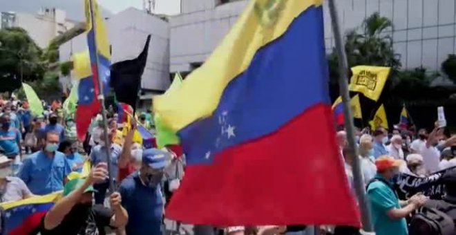 Los sanitarios de Venezuela exigen a Maduro "Vacunas para todos"