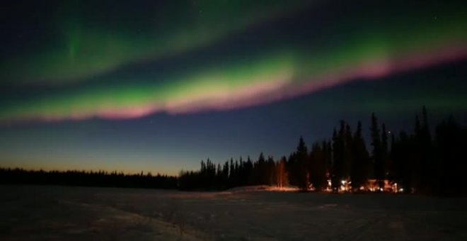 Termina la temporada de las auroras boreales con un baile de luces de colores en el cielo de Alaska