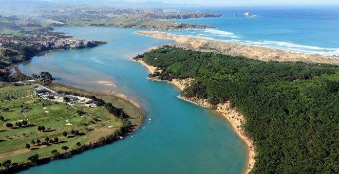 Creado el Parque Natural de las Dunas de Liencres y Costa Quebrada, "un paisaje único"