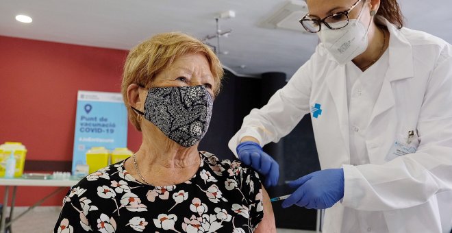 Catalunya comenzará la vacunación generalizada de 50 a 59 años el 10 de mayo