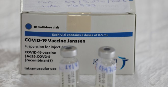 Sanidad comunica a las comunidades que recibirán la mitad de las dosis previstas de Janssen el próximo jueves
