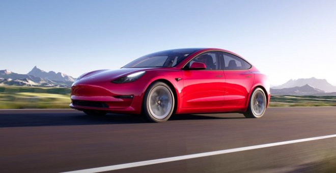 El Tesla Model 3 se desmarca del resto de coches eléctricos en las listas de ventas de 2021