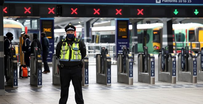Cinco detenidos en Reino Unido vinculados al terrorismo de ultraderecha