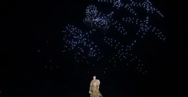 Un ejército de drones ilumina el cielo de Rusia para recordar el fin de la II Guerra Mundial