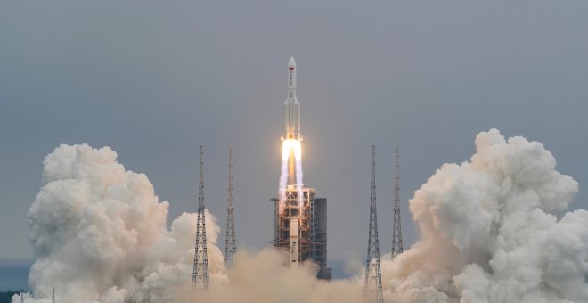 El cohete chino descontrolado chocará contra la atmósfera durante la madrugada de este domingo