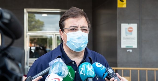 El PSOE extremeño respeta la decisión de la Fiscalía por la presunta vacunación irregular, pero niega la acusación