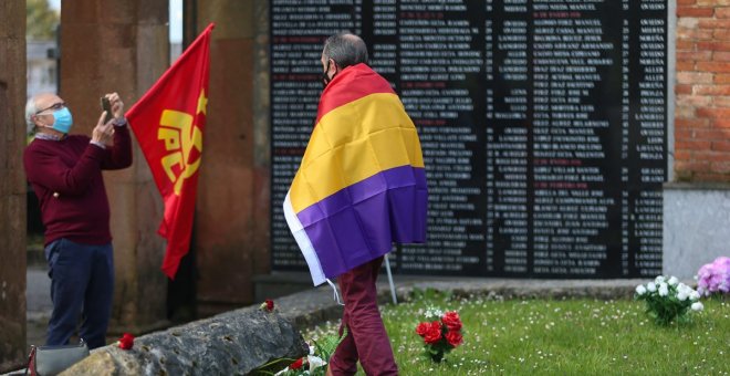 Les entidaes memorialistes piden los mesmos derechos pa les víctimes del franquismu que pa les del terrorismu