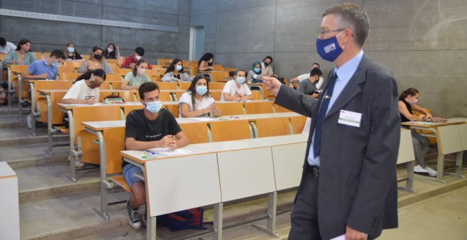 Universidades valora vacunar a los profesores universitarios que participen en la EBAU