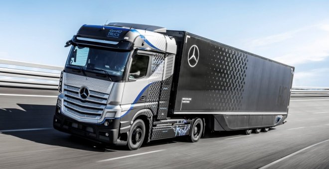 Mercedes comienza a probar el GenH2, su camión de hidrógeno de 1.000 km de autonomía