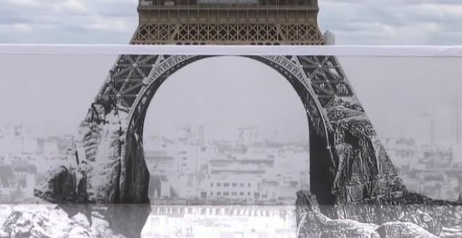 Una ilusión óptica 'congela' la Torre Eiffel