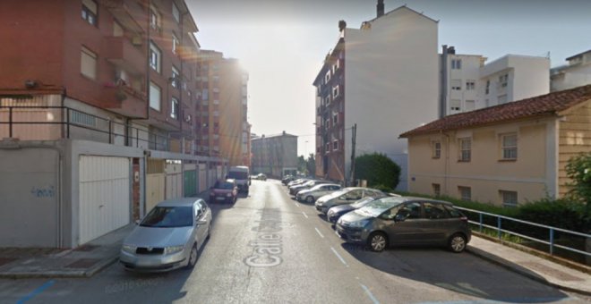 Detenidos un padre y su hijo por agredir a los agentes que iban a identificarles y ordenar a un perro que les atacara en Santander