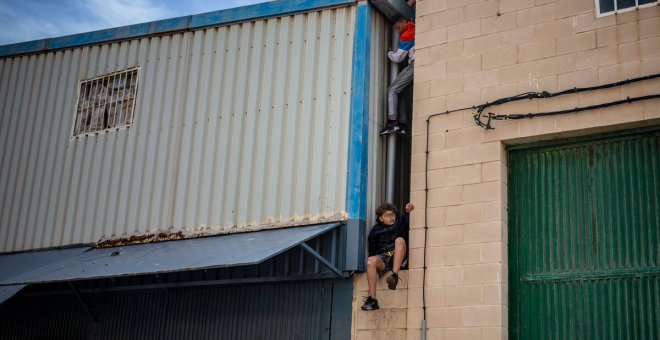 Ceuta levanta otra nave de la vergüenza atestada de cientos de niños marroquíes y otras 4 noticias que debes leer para estar informado hoy, sábado 22 de mayo de 2021