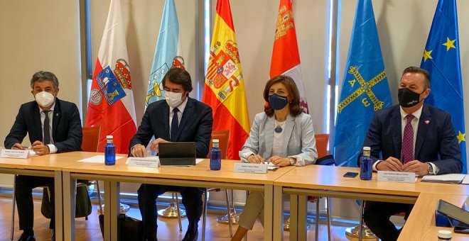 Castilla y León, Galicia, Asturias y Cantabria acuerdan ir al Supremo si el Gobierno prohíbe la caza del lobo